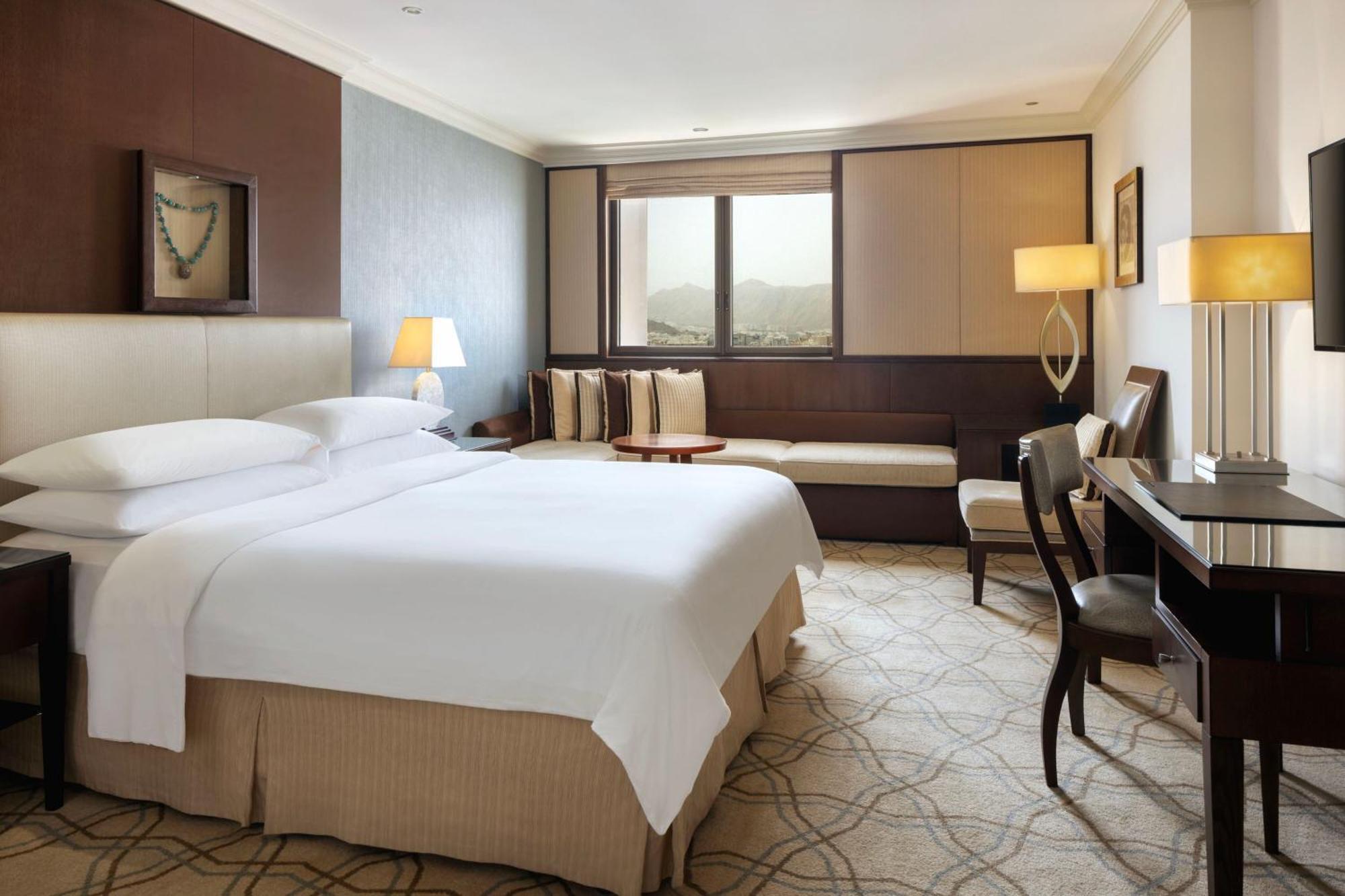 Club Room, 1 King Bed,1547557936:JPEG
